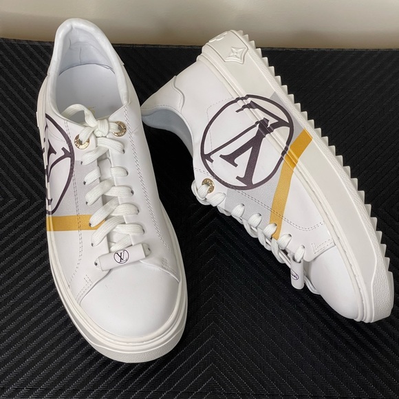 SOLD 😃  AUTHENTIC Louis Vuitton Women’s LV Off White Sneakers Sz. US 9.5 - Picture 1 of 16